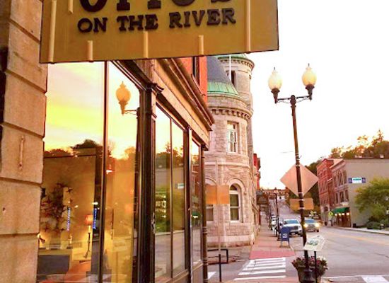 maine/kennebec-county/bar/otto-s-on-the-river