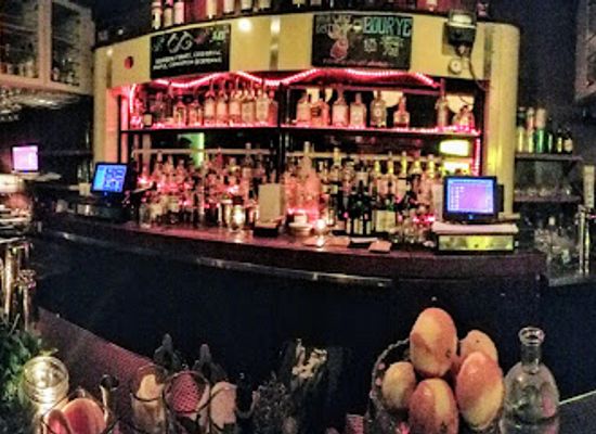 california/costa-mesa/bar/pie-society-bar