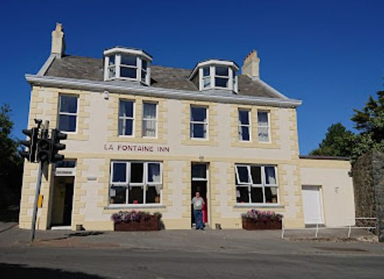 guernsey/st-saviour/bar/la-fontaine-inn-randalls