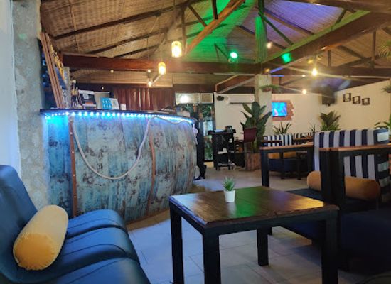 guinea/lola-region/bar/ocean-s-lounge