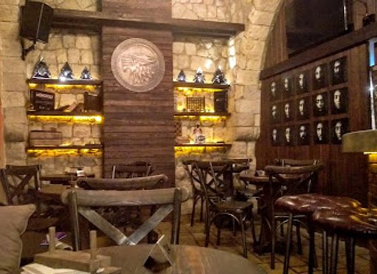 lebanon/bekaa/bar/castle-black