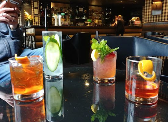 new-zealand/dunedin/bar/carousel-lounge-bar