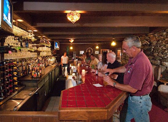 north-carolina/great-smoky-mountains/bar/the-fireside-bar-at-the-fryemont-inn