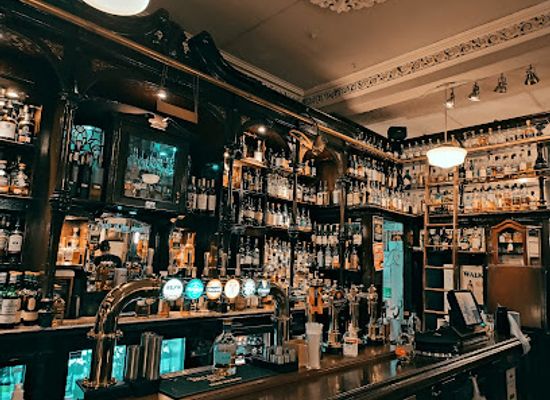united-kingdom/scotland/bar/the-pot-still