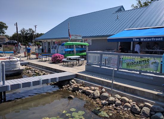 indiana/pokagon-state-park/bar/the-waterfront-bistro