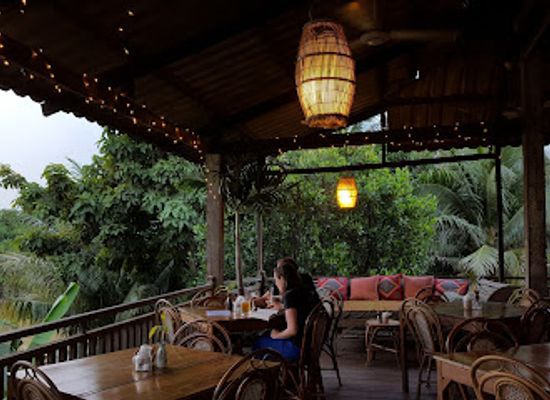 cambodia/battambang-province/bar/the-balcony