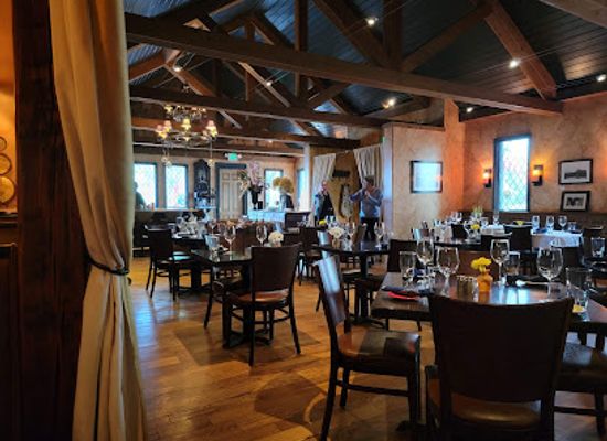 west-virginia/greenbrier-river-trail/bar/the-livery-tavern