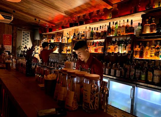 vietnam/hanoi/hoan-kiem-district/bar/attic-cocktail-wine-lab