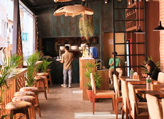 nepal/makalu-base-camp/bar/graveaty-restaurant-and-bar