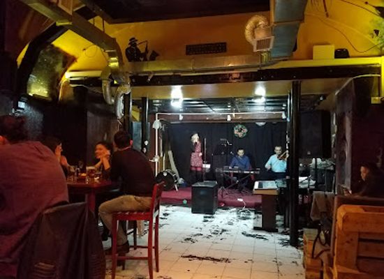 azerbaijan/baku/bar/le-chateau-music-bar