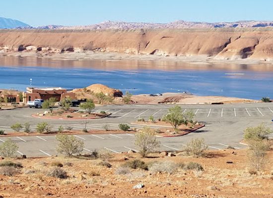 utah/henry-mountains/bar/bullfrog-marina-utah