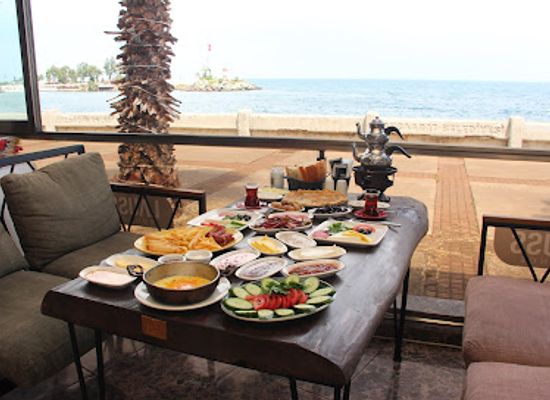 turkiye/trabzon/akcaabat/bar/lauss-cafe-lounge