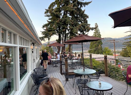 oregon/hood-river-county/bar/3-rivers-grill