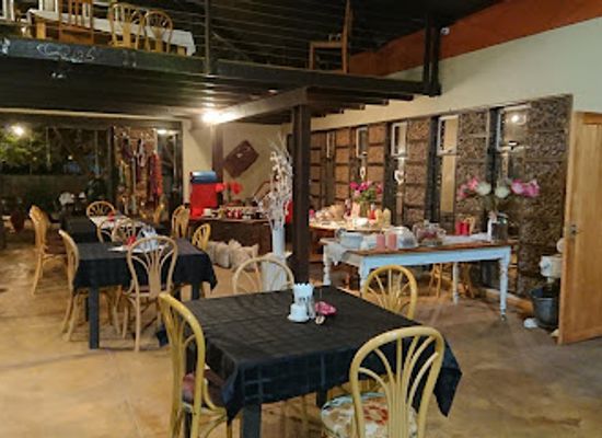 namibia/otjiwarongo/bar/memoirs-bar-restaurant