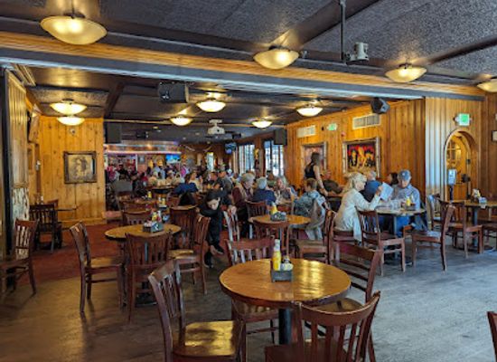 wyoming/grand-teton-national-park/bar/silver-dollar-bar