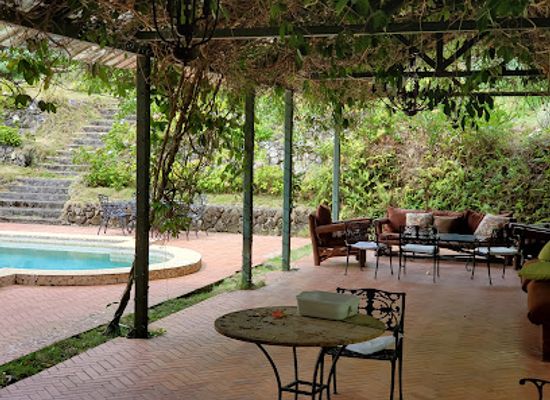 panama/el-valle-de-anton/bar/casa-de-lourdes