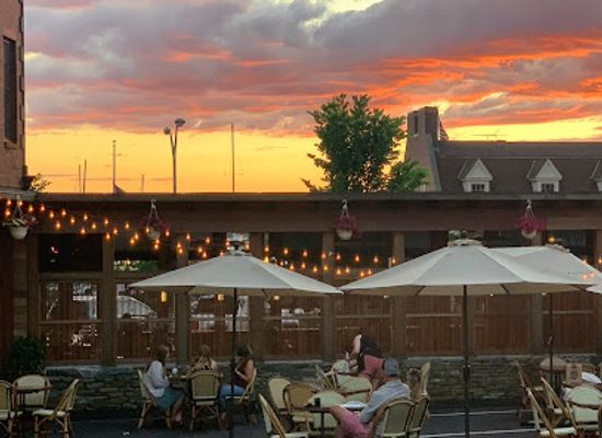 rhode-island/newport-coastline/bar/bar-and-board-bistro