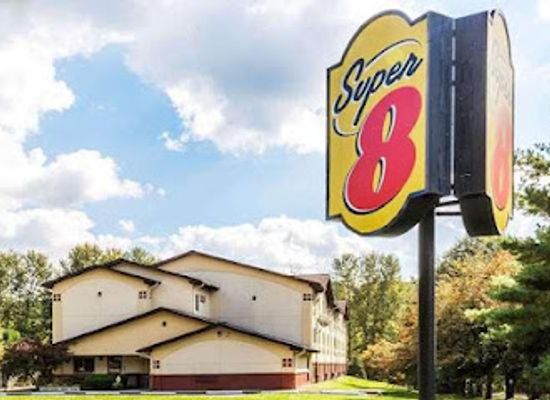 pennsylvania/pocono-mountains/bar/super-8-by-wyndham-stroudsburg