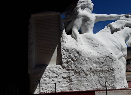south-dakota/crazy-horse-memorial/bar/laughing-water-restaurant