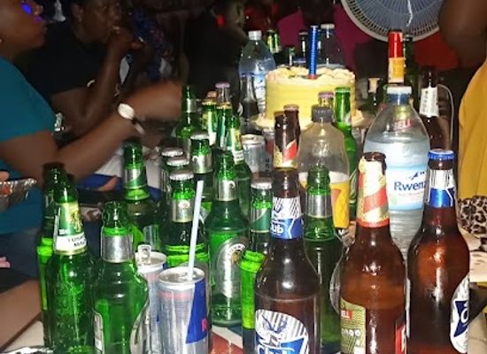 uganda/toro/bar/another-life-bar-lodge