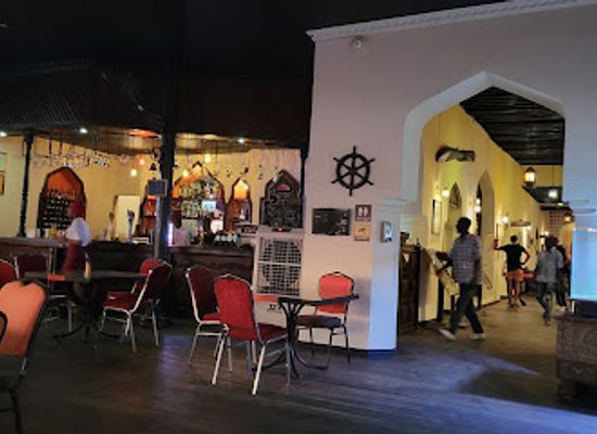 tanzania/stone-town/old-fort/bar/the-sunset-bar-africa-house-hotel