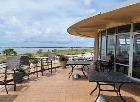 alabama/dauphin-island/bar/pirate-s-bar-and-grill