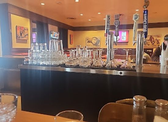 wyoming/red-desert/bar/lobby-bar