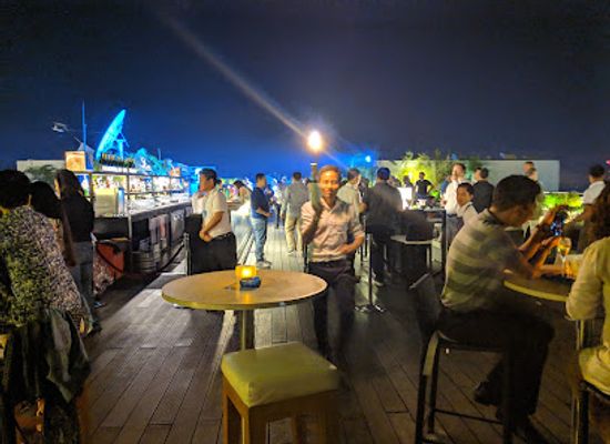 myanmar-burma/golden-triangle/bar/atlas-rooftop-bar-lounge