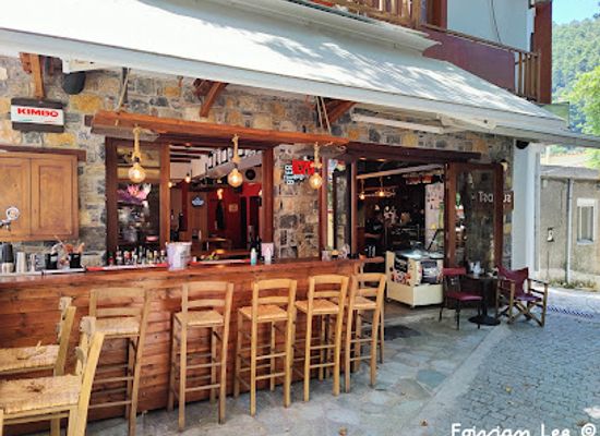greece/euboea/bar/tsayius-pub