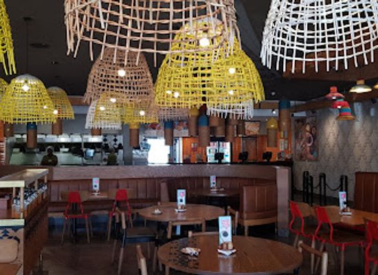 botswana/chobe-district/bar/nando-s-kasane