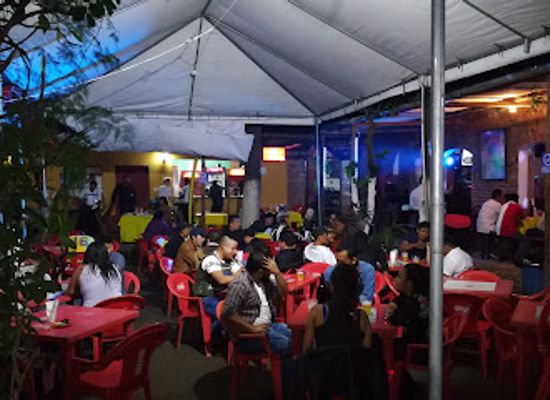 guatemala/pacaya-volcano/bar/restaurante-y-disco-bar-a-la-antigua