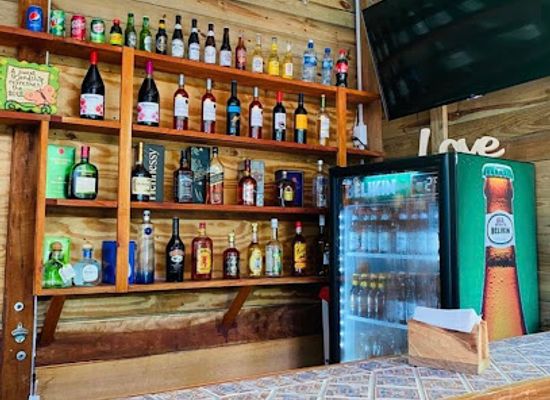 belize/coastal-plains/bar/80-s-deck-restaurant-bar