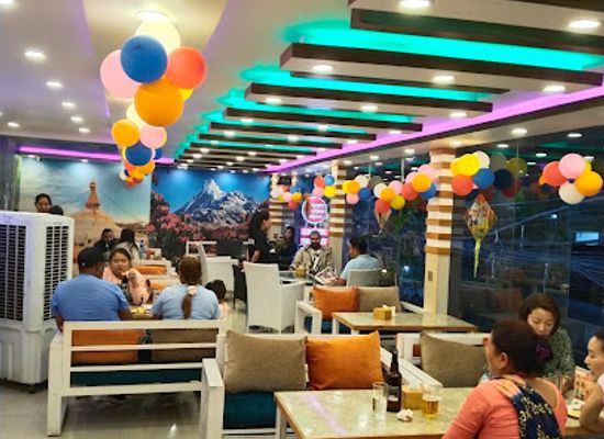 nepal/kathmandu/boudhanath/bar/rowdy-lounge-boudha
