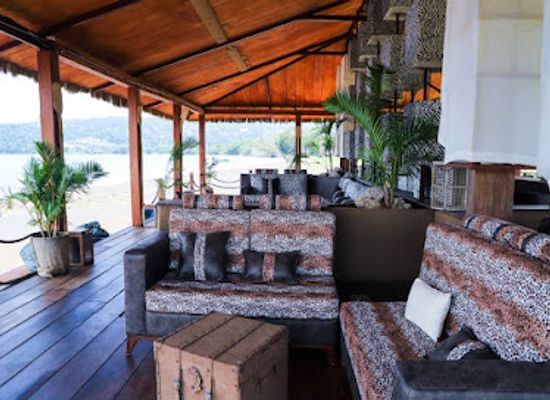 equatorial-guinea/bioko-island/bar/cayuco-lounge-bar