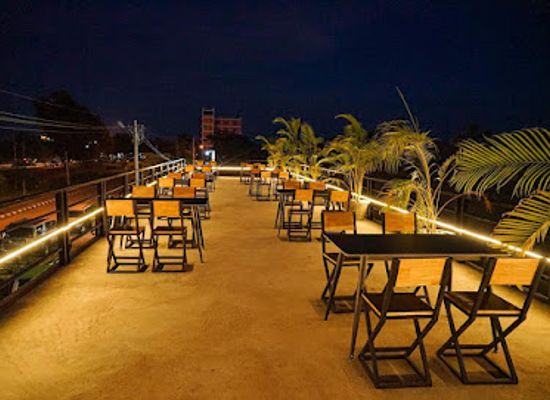 myanmar-burma/naypyidaw/bar/leo-cafe-bar