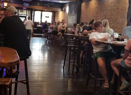 south-dakota/brookings/bar/pints-quarts