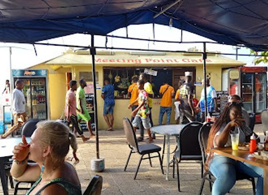 tanzania/stone-town/forodhani-gardens/bar/meeting-point-cafe