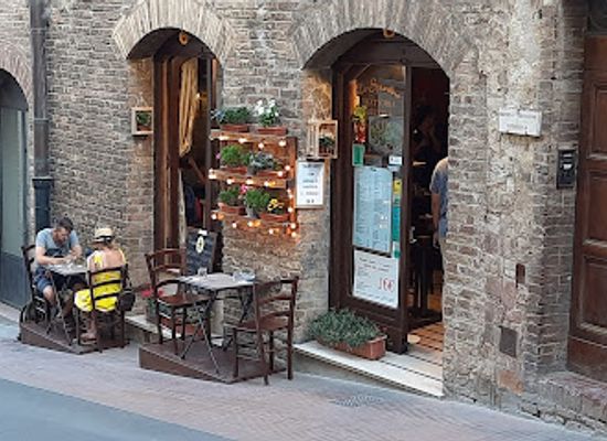 italy/san-gimignano/bar/lo-spuntino