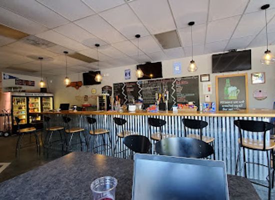 north-carolina/greensboro/bar/house-divided-bottles-and-taps