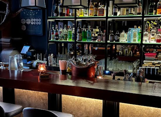 thailand/bangkok/chinatown/bar/widdershins