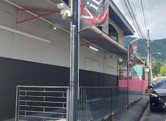 trinidad-and-tobago/edith-falls/bar/vibes-sports-bar-lounge