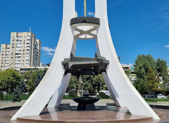 moldova/sipot-falls-natural-monument/bar/eroii-patriei-park