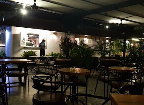 singapore/ang-mo-kio/bar/youngs-bar-restaurant