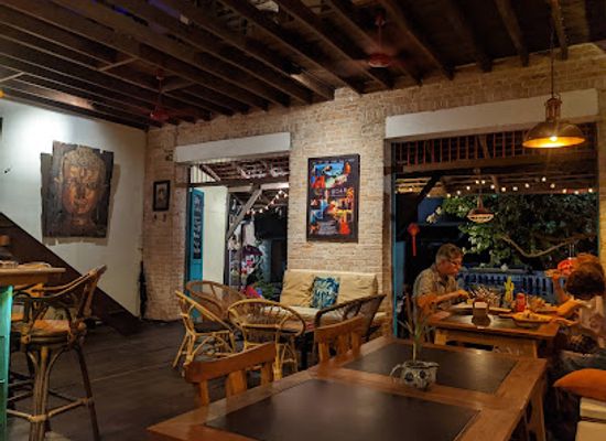laos/luang-prabang/bar/tangor-restaurant-bar-lounge