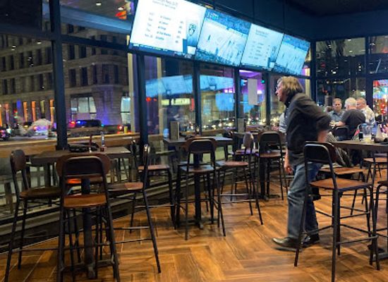 minnesota/minneapolis/downtown-minneapolis/bar/tom-s-watch-bar-minneapolis