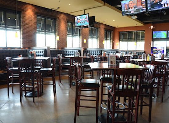 iowa/driftless-area/bar/wellman-s-pub-rooftop
