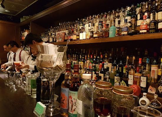 japan/aki/bar/high-five