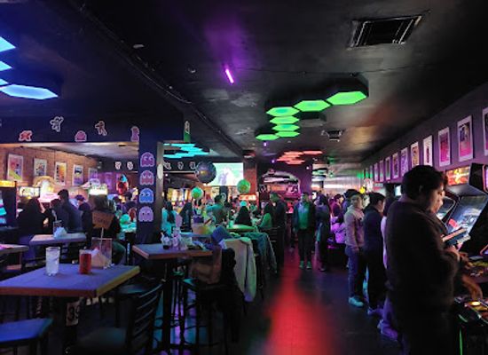 mexico/monterrey/fundidora-park/bar/the-horde-bar-arcade