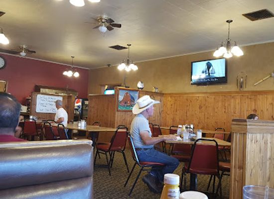nebraska/niobrara-river-valley/bar/bunkhouse-restaurant-saloon