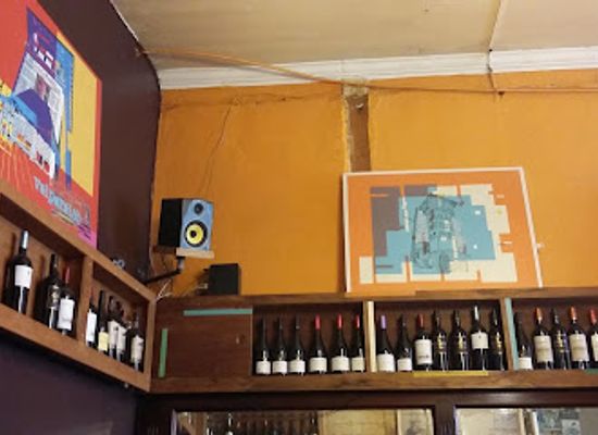 chile/valparaiso/cerro-alegre/bar/restaurante-cafe-vinilo